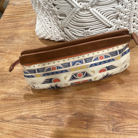 Versatile Cotton Clutch by French Connection. - Picture 2 of 10